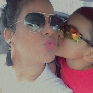 Meet your Posher, Yari